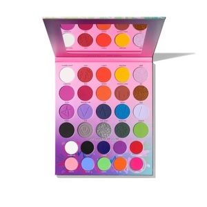 Avani Gregg X MORPHE makeup palette